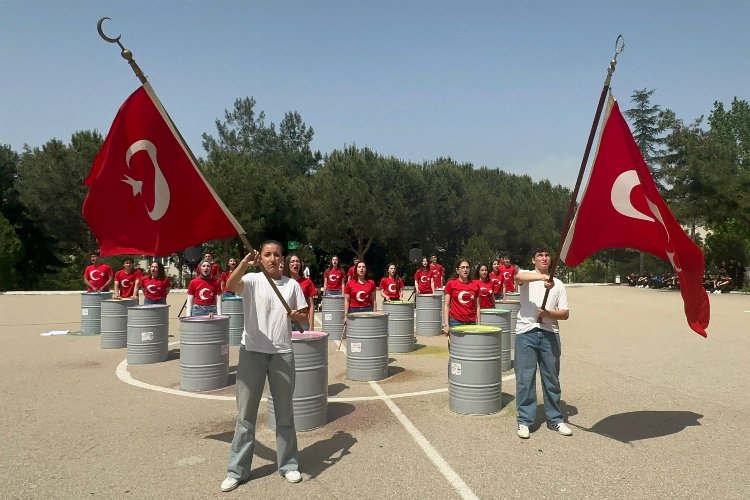 AVPAL öğrencilerinden muhteşem kutlama