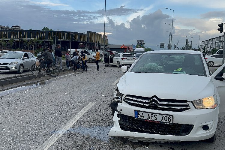 Düzce'de trafik kazası 3 yaralı